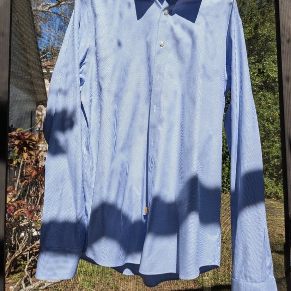 Untuckit XL X-Large Blue and White Stripe Dress Shirt Just Cleaned - Picture 2 of 4